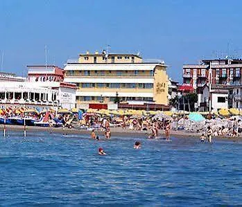 Hotel Austria Каорле Италия