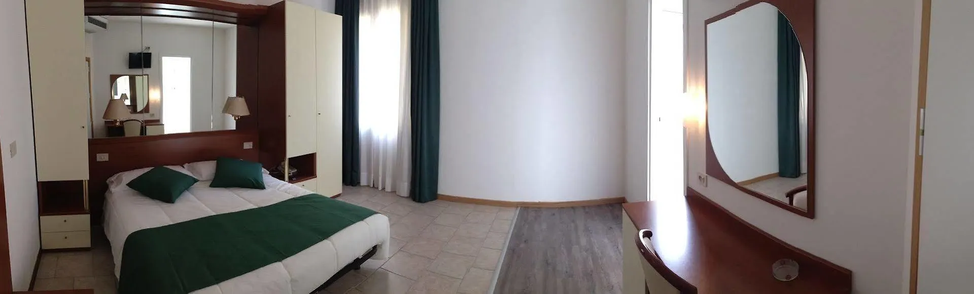 Hotel Austria Каорле