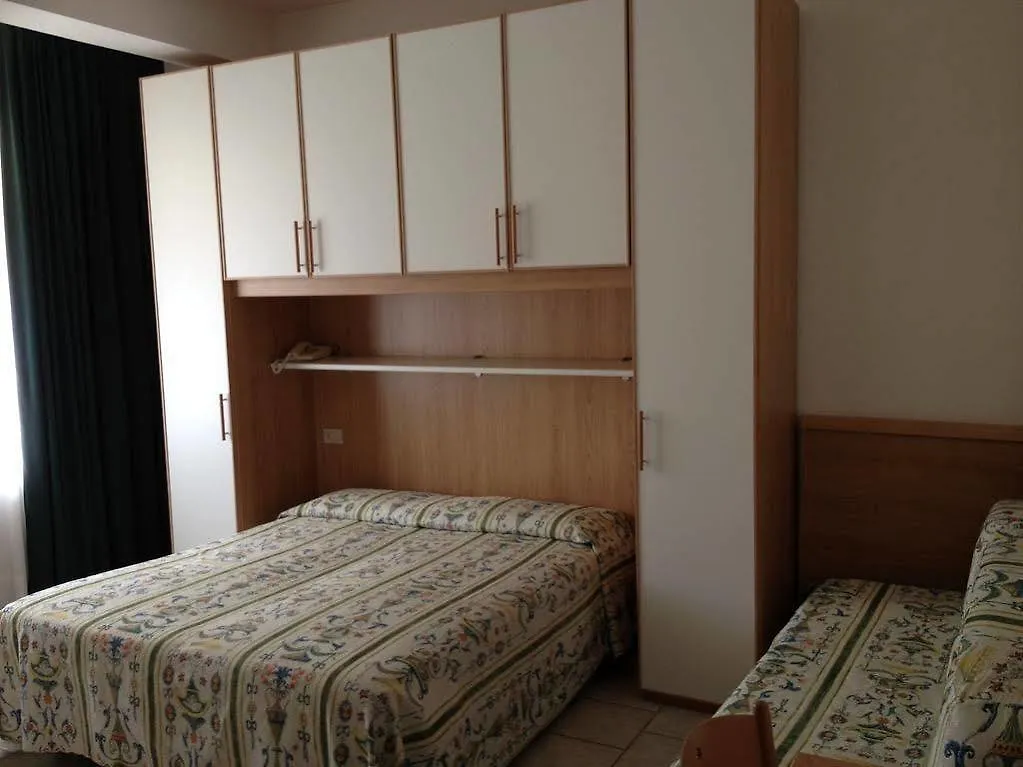 Hotel Austria Каорле